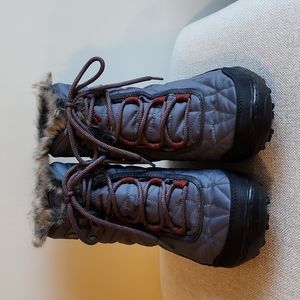 Size 8.5 Columbia Boots